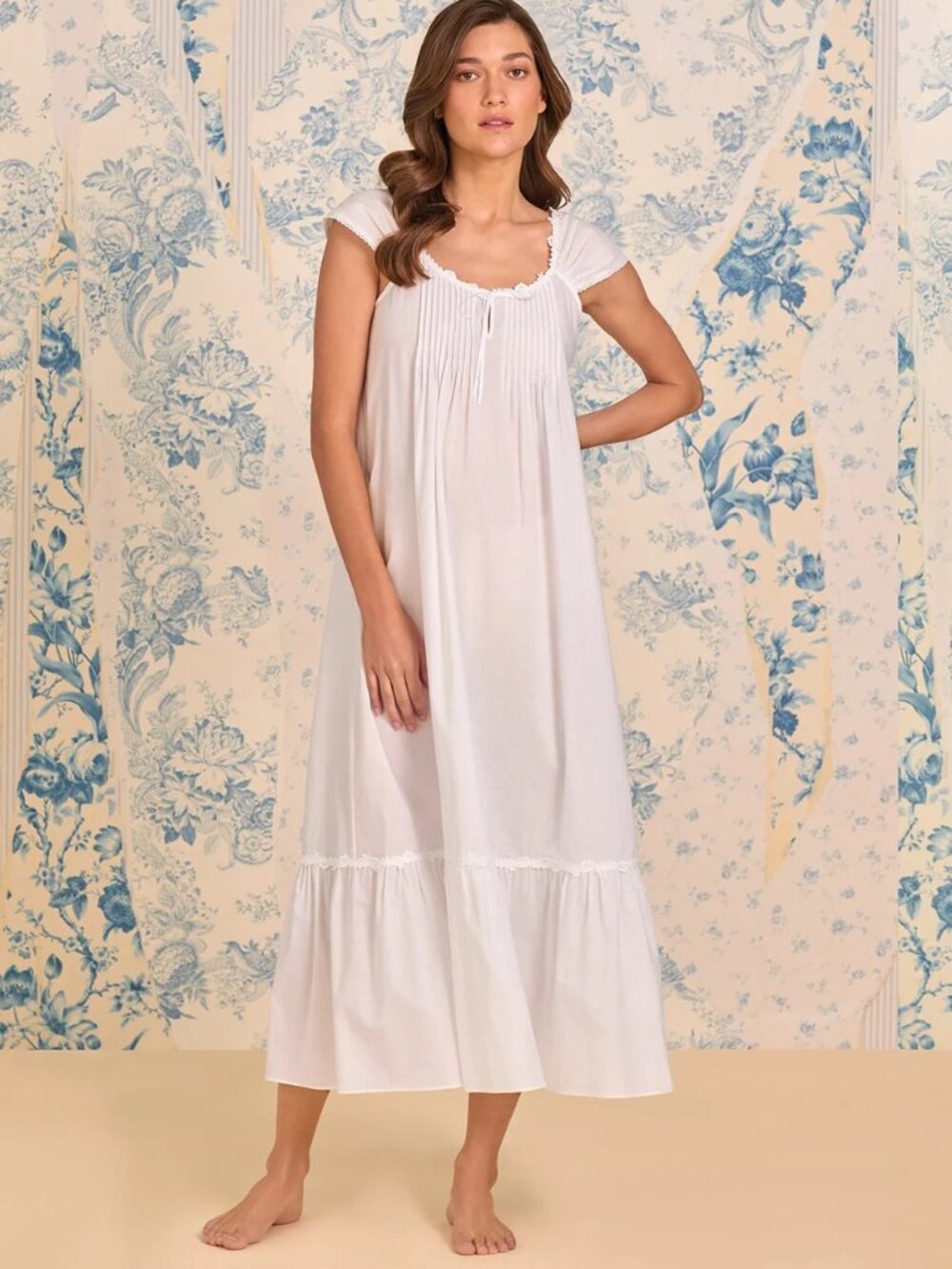 Eileen West The "Taylor" Iconic White Cotton Lawn Ballet Nightgown Size Small